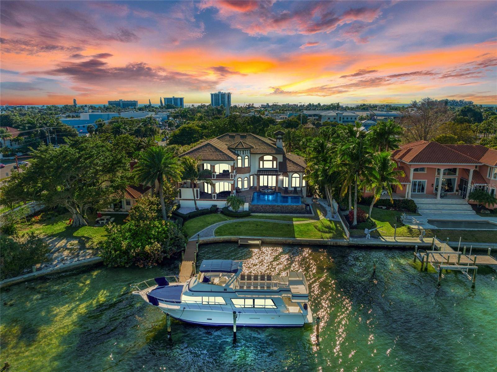 14 N WASHINGTON DR, Sarasota, FL 34236
