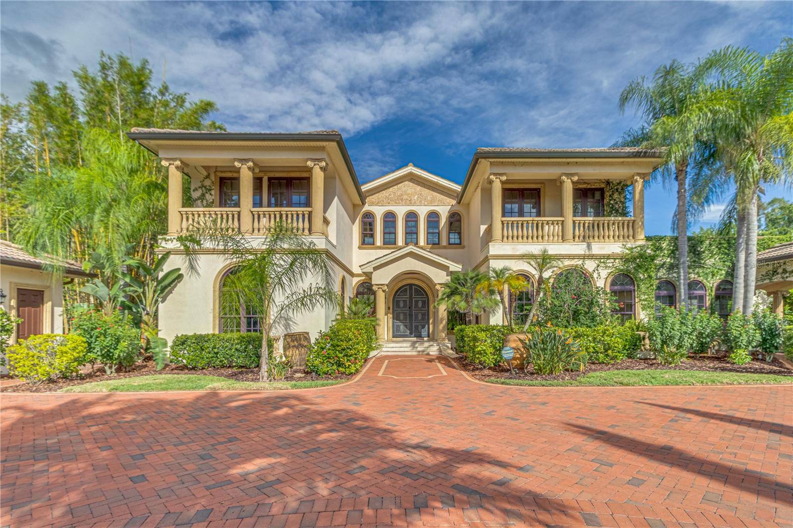 117 BELLAMERE PALMS CT, Lutz, FL 33549