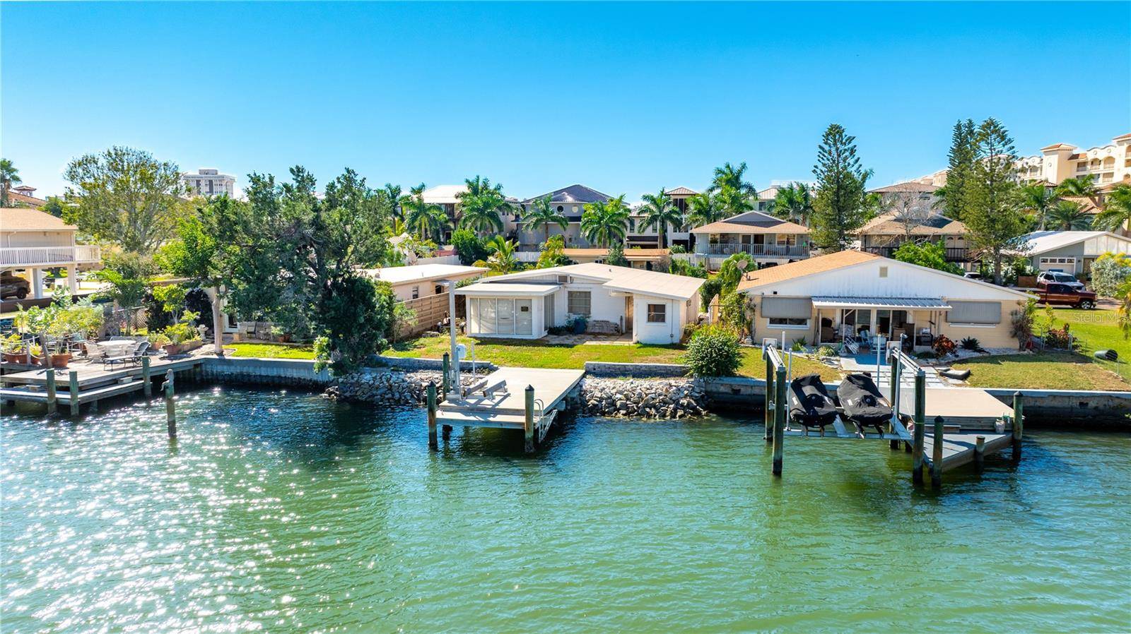 17611 1ST ST E, Redington Shores, FL 33708