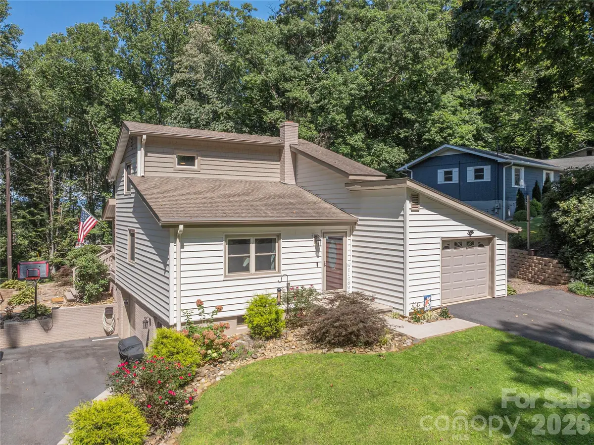 115 Hazelview DR, Waynesville, NC 28786