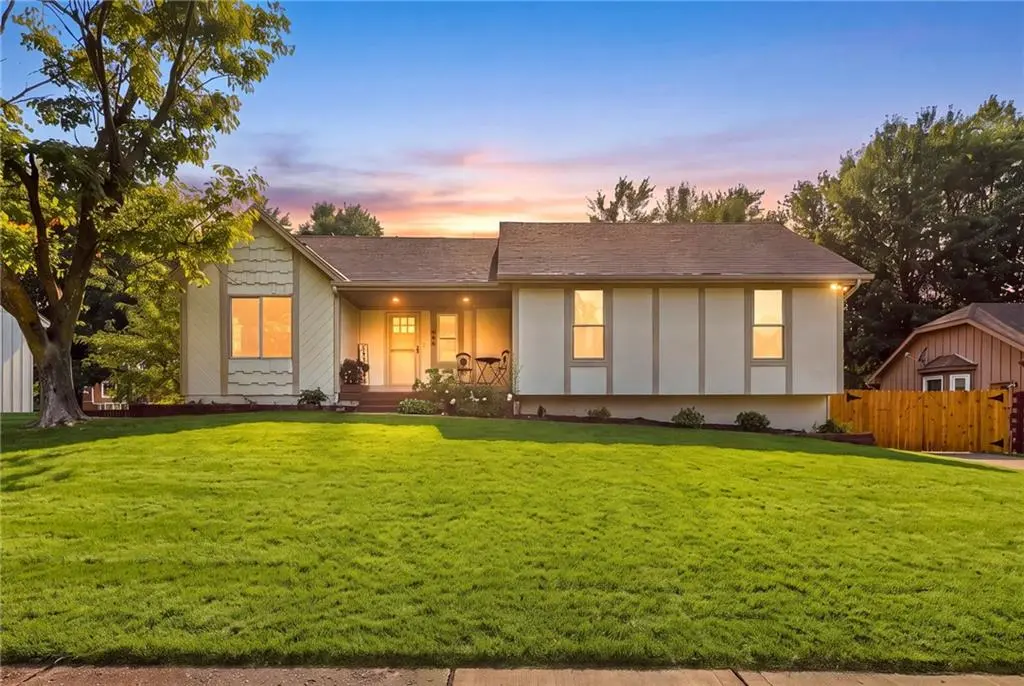 408 NW MOORE ST, Lee's Summit, MO 64081