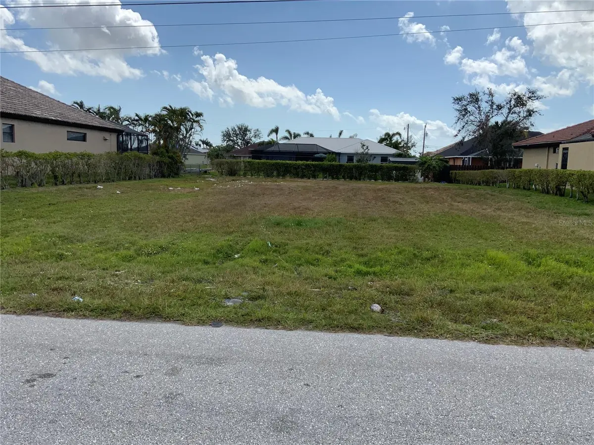 2510 MIRACLE Pkwy, Cape Coral, FL 33914