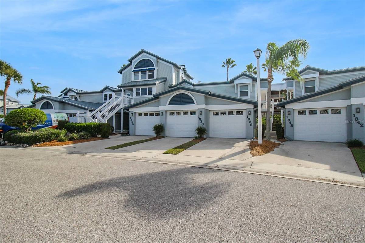 1328 SIESTA BAYSIDE DR #1328-C, Sarasota, FL 34242