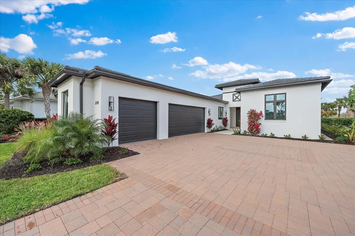 3739 CALEDONIA LN, Sarasota, FL 34240