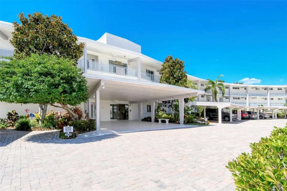100 SANDS POINT RD #324, Longboat Key, FL 34228