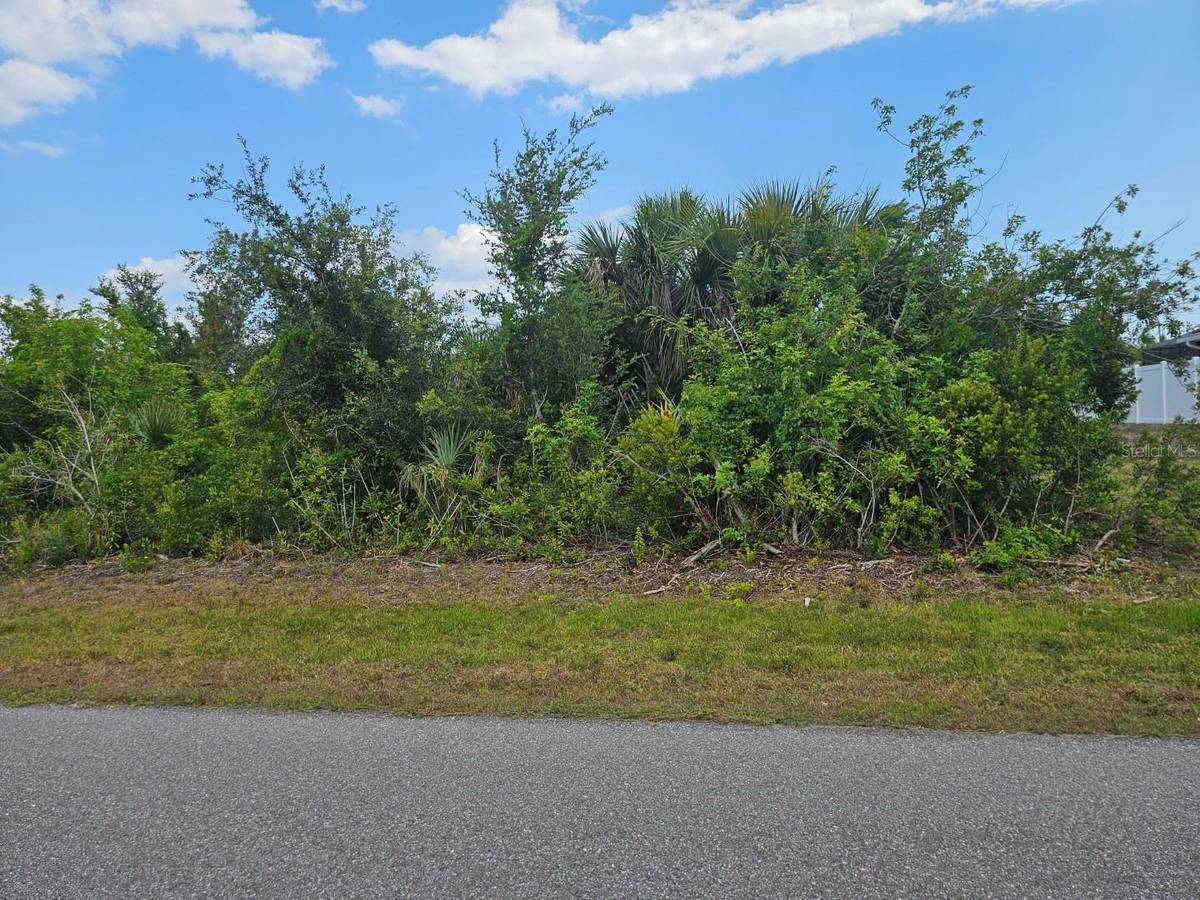 15595 STUART CIR, Port Charlotte, FL 33981