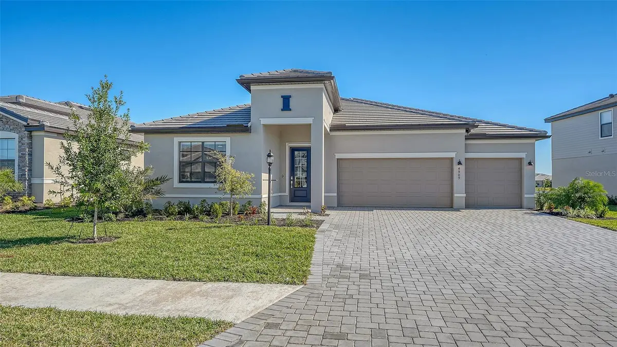 4909 OYSTER PEARL ST, Lakewood Ranch, FL 34211