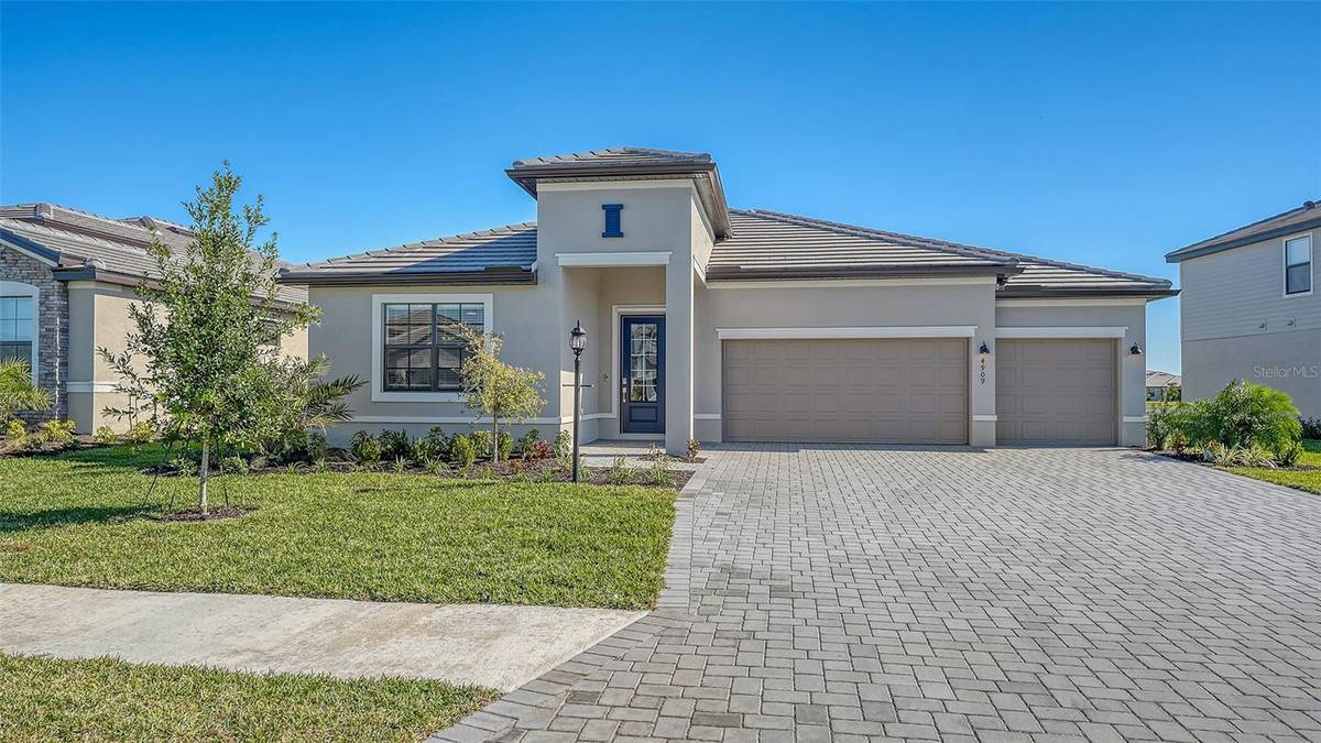 4909 OYSTER PEARL ST, Lakewood Ranch, FL 34211