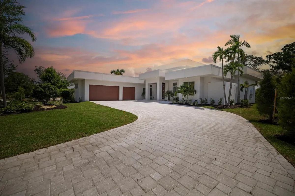 4431 CAMINO REAL, Sarasota, FL 34231