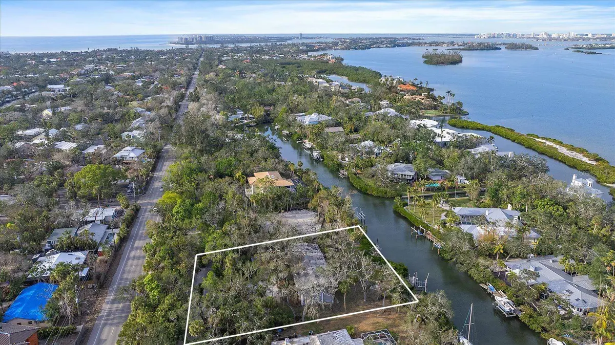 5225 HIDDEN HARBOR RD, Sarasota, FL 34242