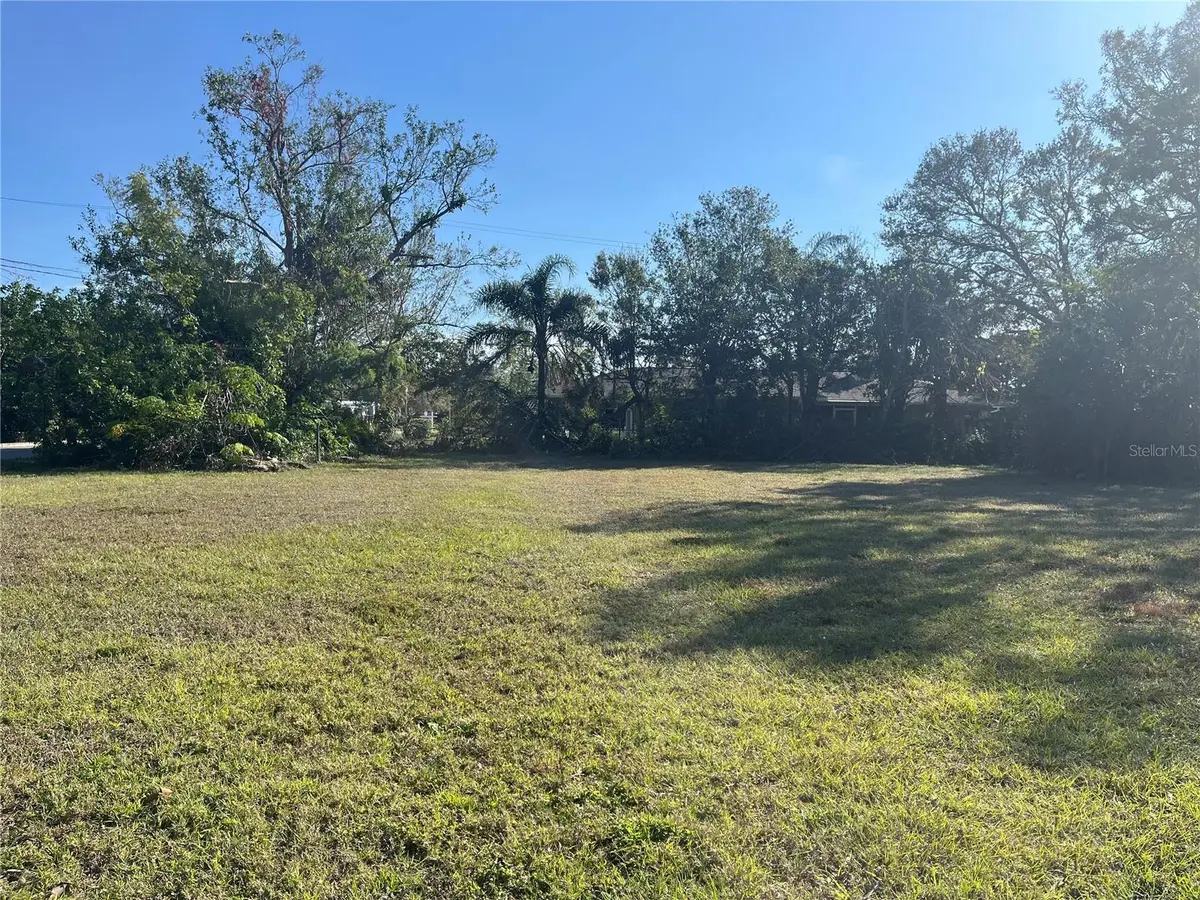 2484 RINGLING BLVD, Sarasota, FL 34237