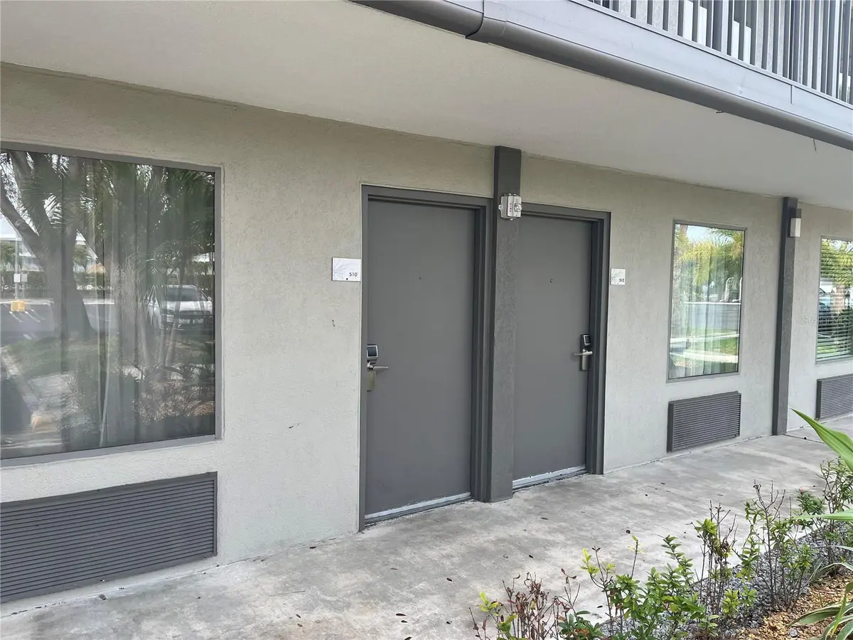 7150 N TAMIAMI TRL #S512, Sarasota, FL 34243