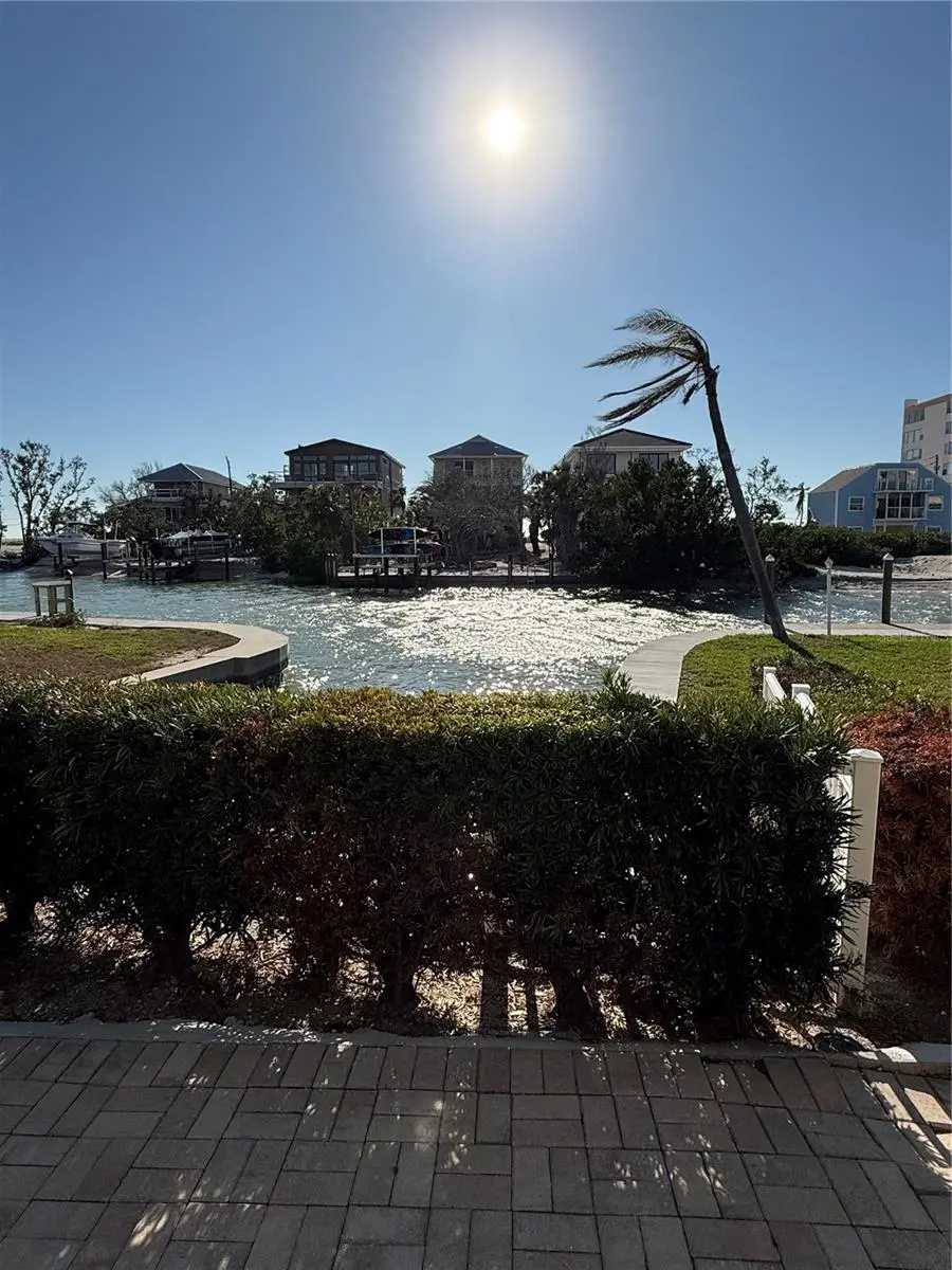 9200 MIDNIGHT PASS RD #10, Sarasota, FL 34242