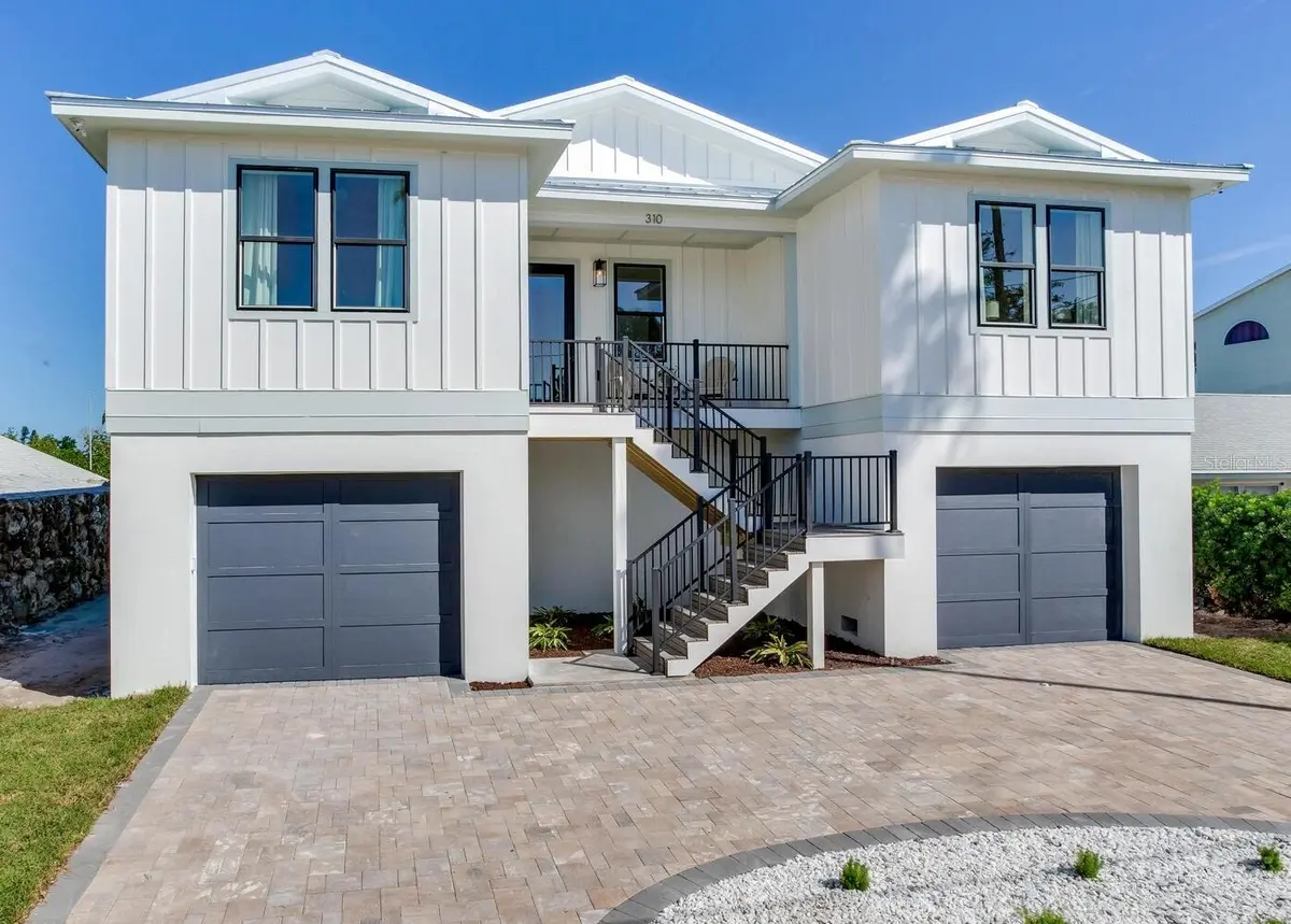 8555 HERON LAGOON CIR, Sarasota, FL 34242
