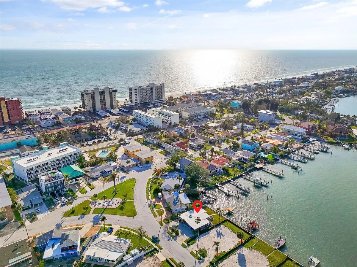 15305 HARBOR DR, Madeira Beach, FL 33708