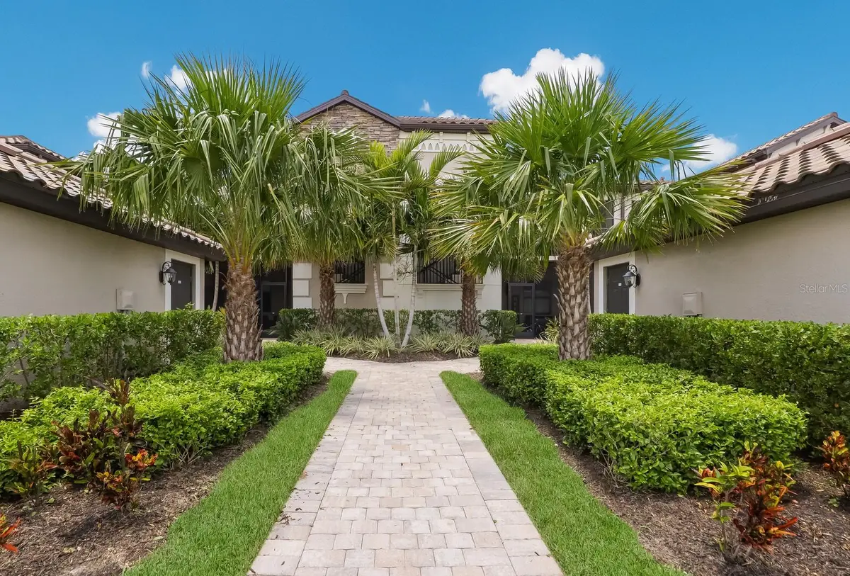 5557 PALMER CIR #202, Bradenton, FL 34211