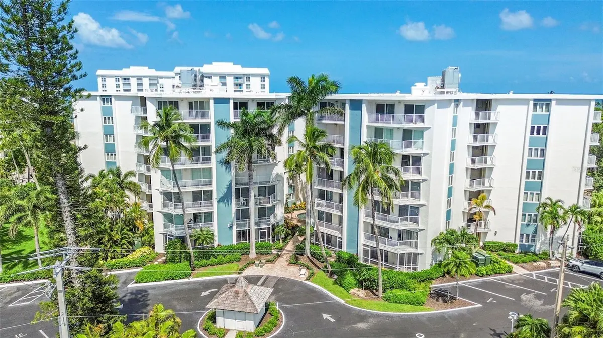 1300 GULF SHORE BLVD N #700, Naples, FL 34102