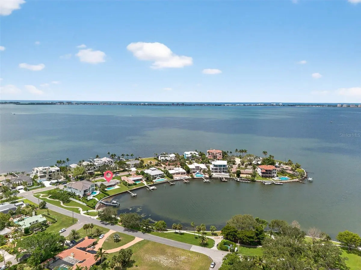 377 S SHORE DR, Sarasota, FL 34234