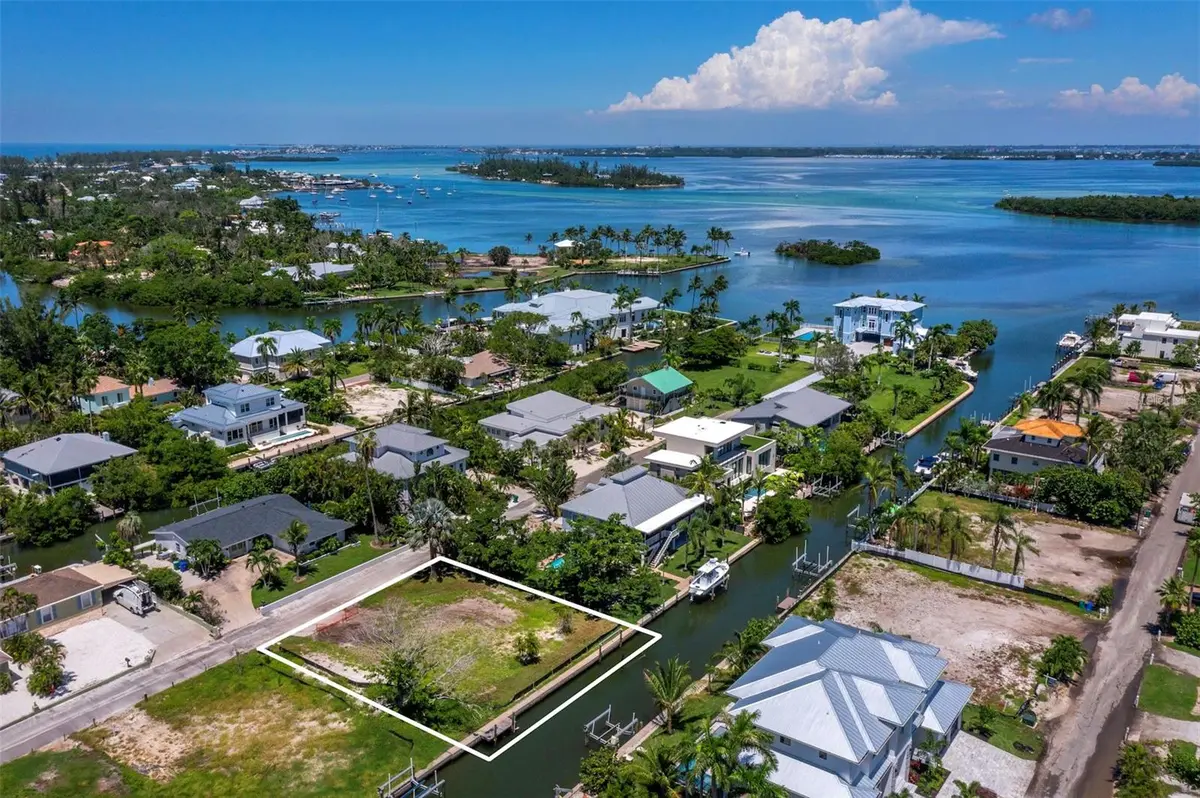 570 DE NARVAEZ DR, Longboat Key, FL 34228