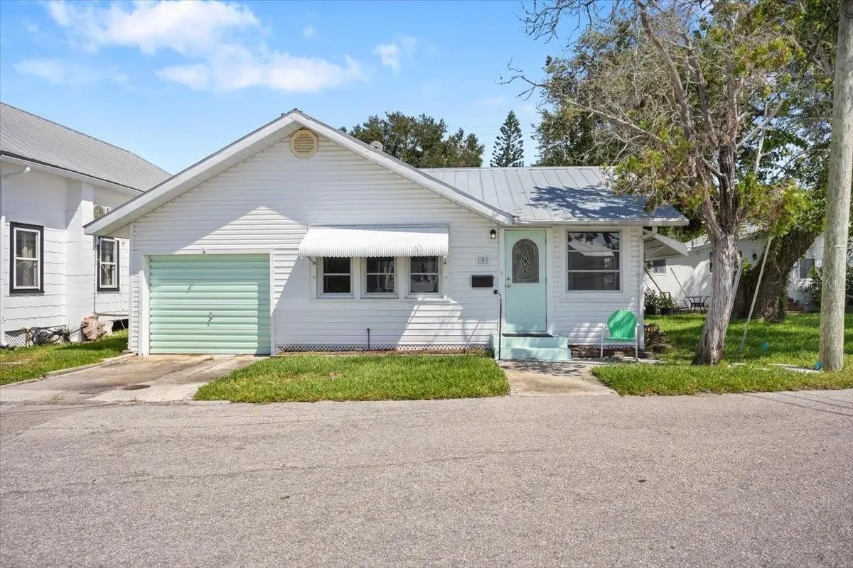9 SEMINOLE DR, Bradenton, FL 34208