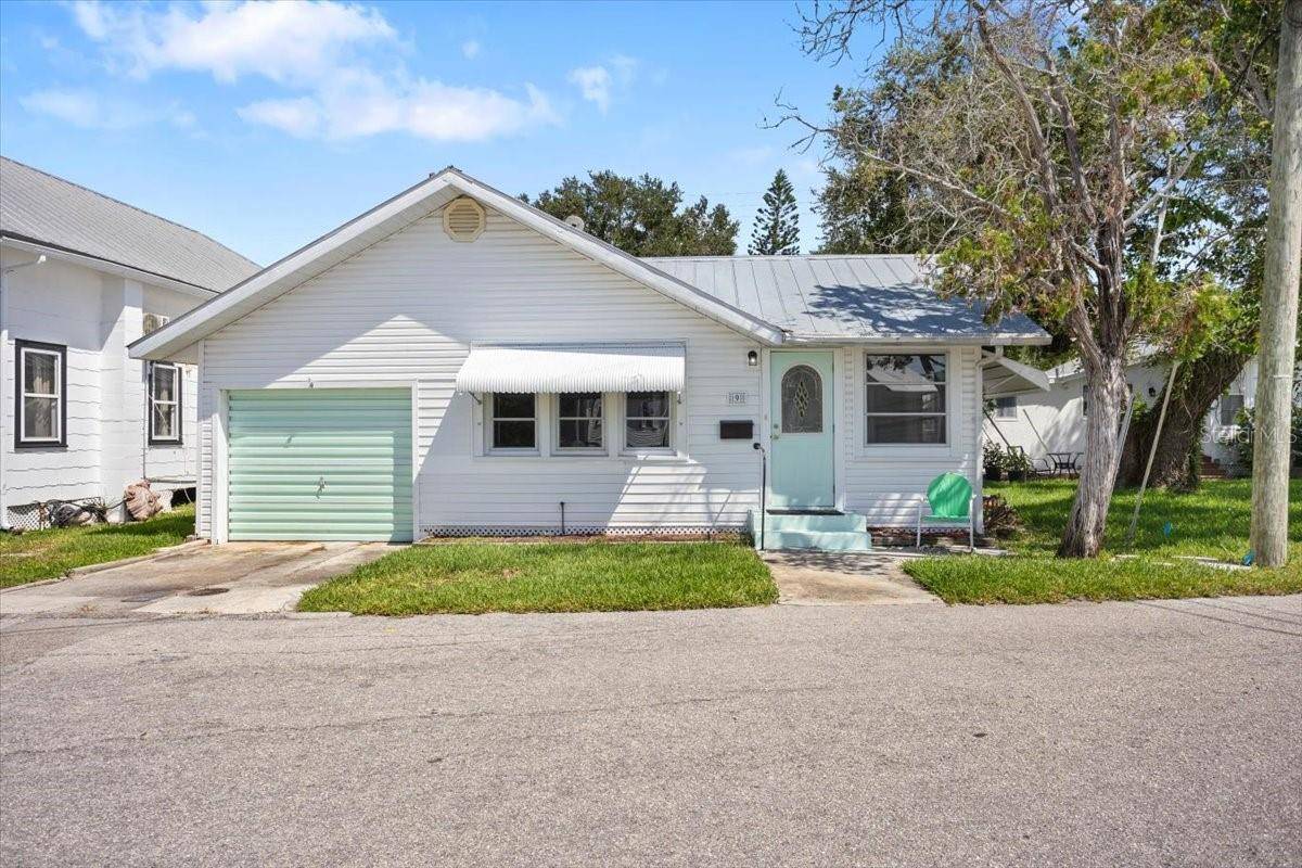 9 SEMINOLE DR, Bradenton, FL 34208