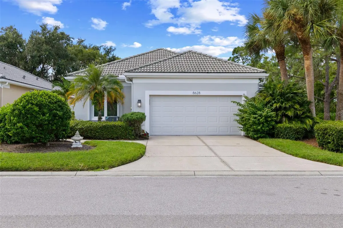 8628 54TH AVENUE CIR E, Bradenton, FL 34211