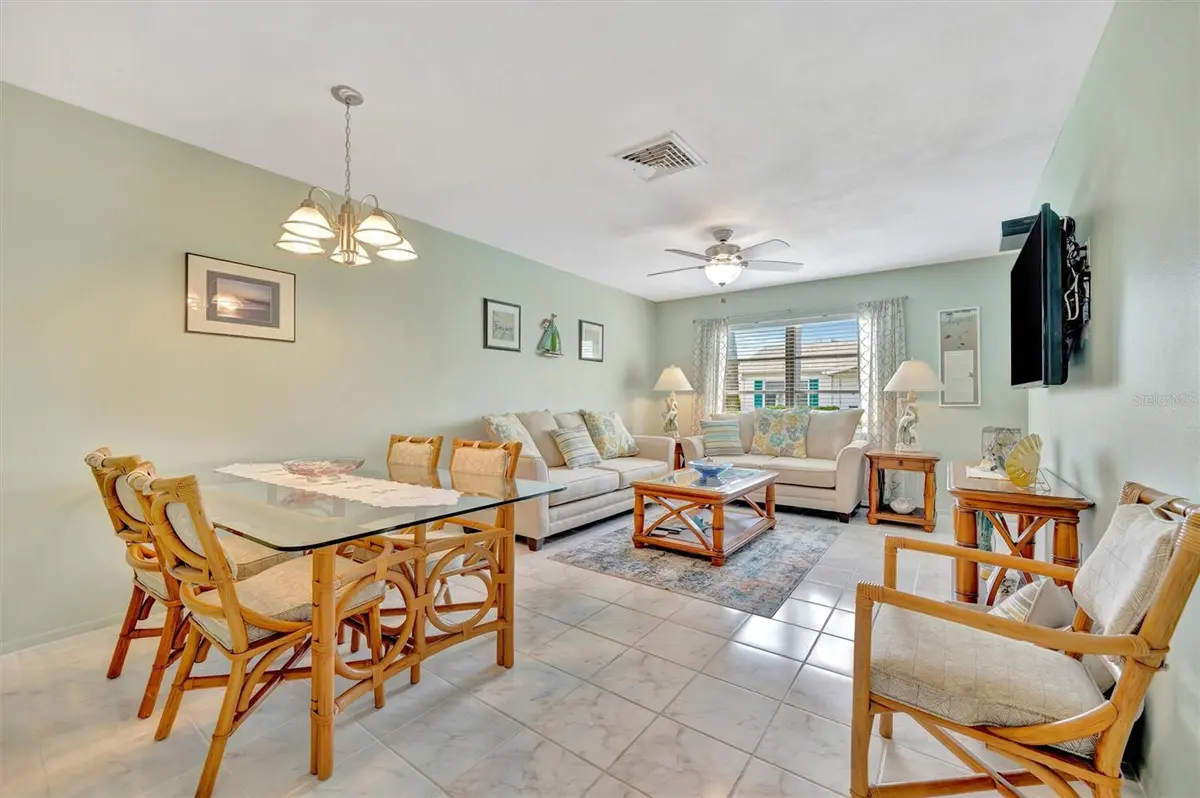 6057 CORAL WAY #3, Bradenton, FL 34207