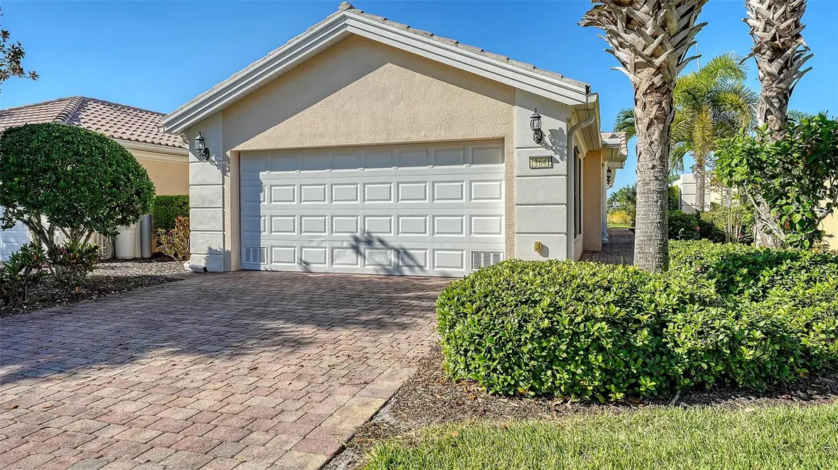 11641 GARESSIO LN, Sarasota, FL 34238