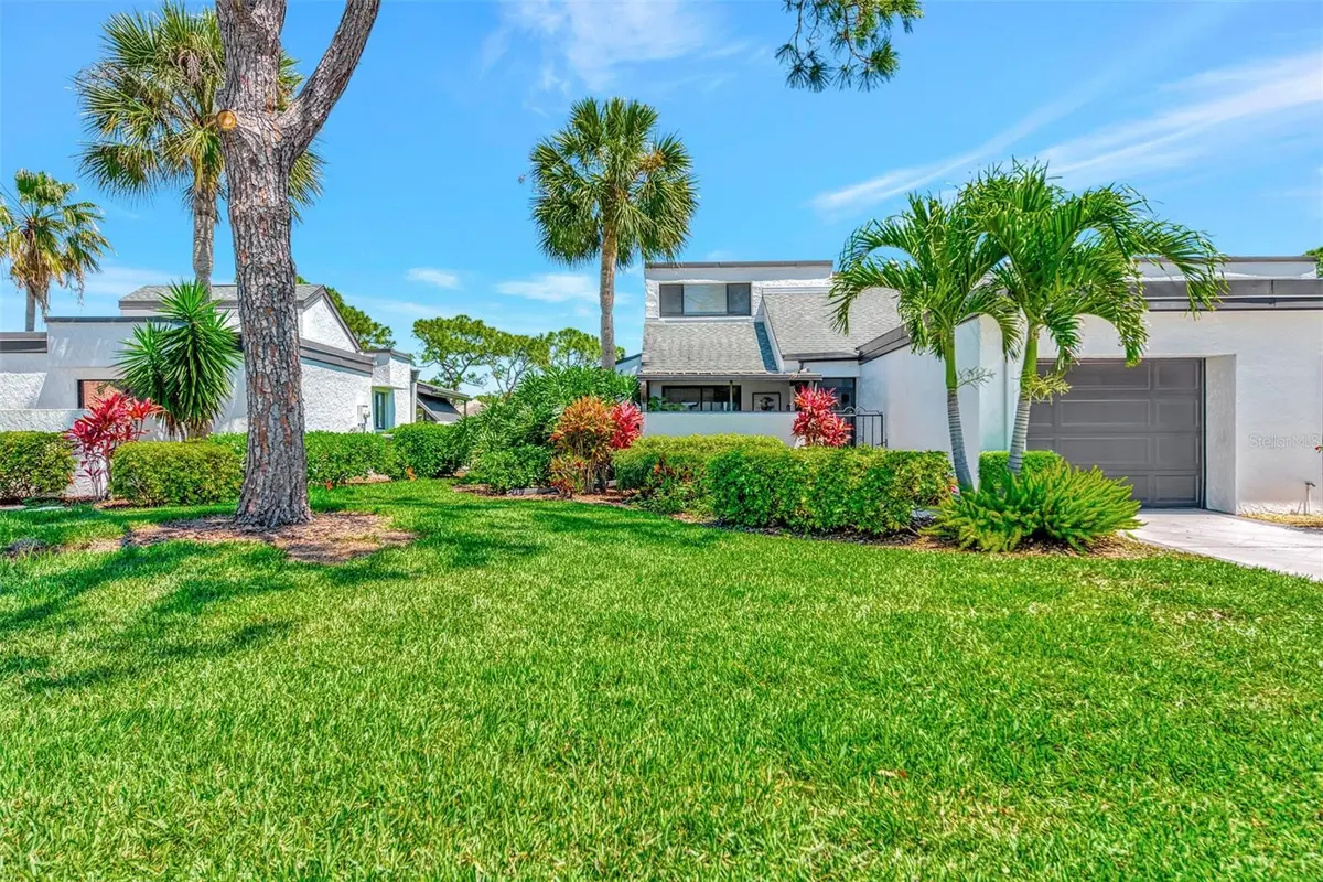 3141 HEATHERWOOD LN, Sarasota, FL 34235