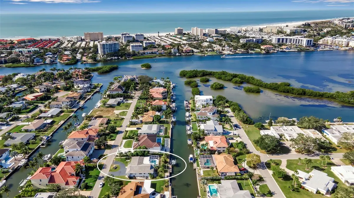 1649 STANFORD LN, Sarasota, FL 34231