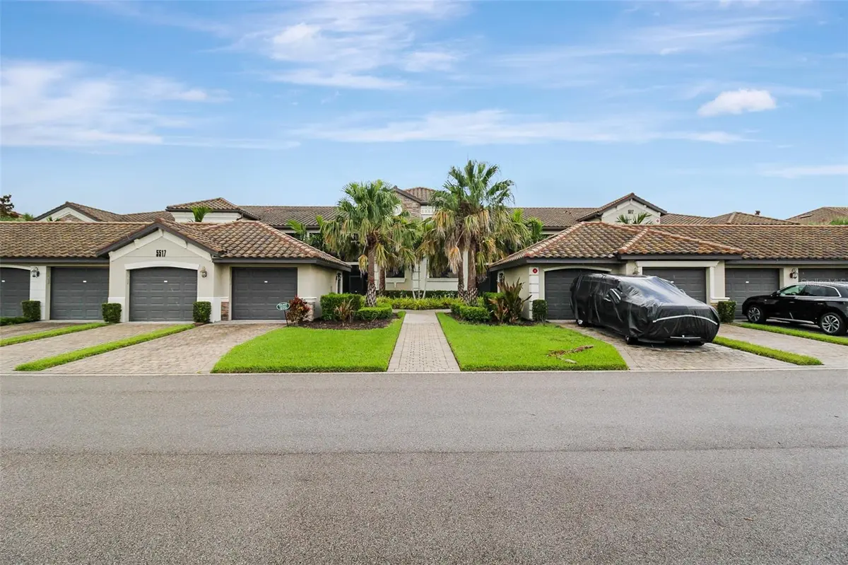 5517 PALMER CIR #105, Bradenton, FL 34211