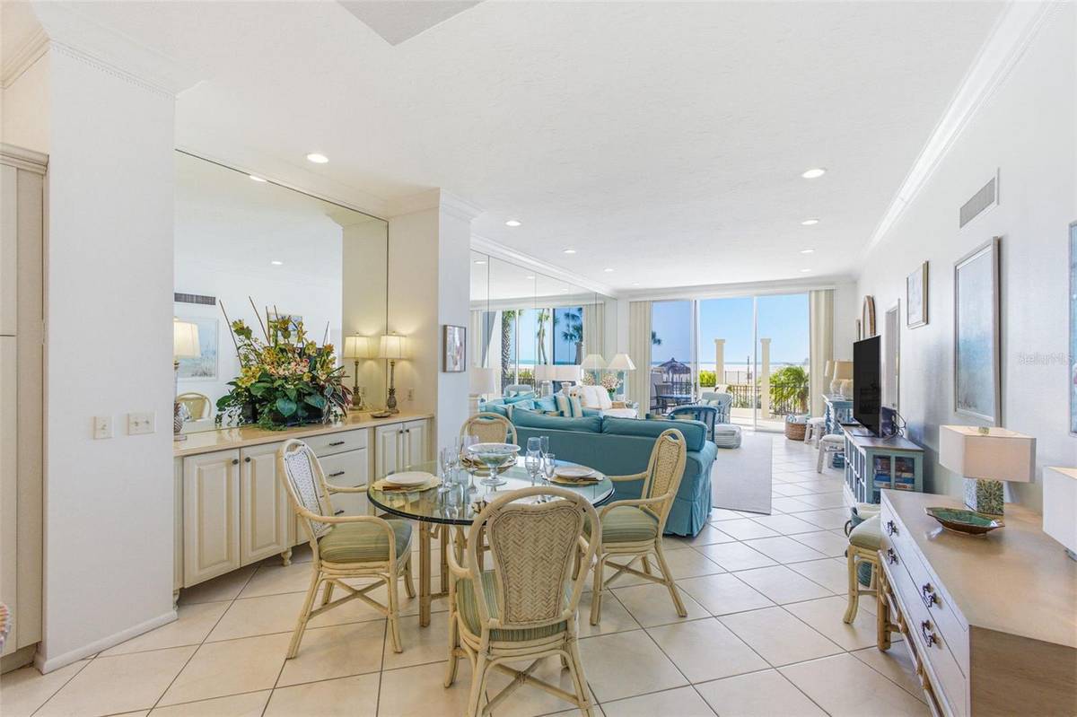 1212 BENJAMIN FRANKLIN DR #102, Sarasota, FL 34236