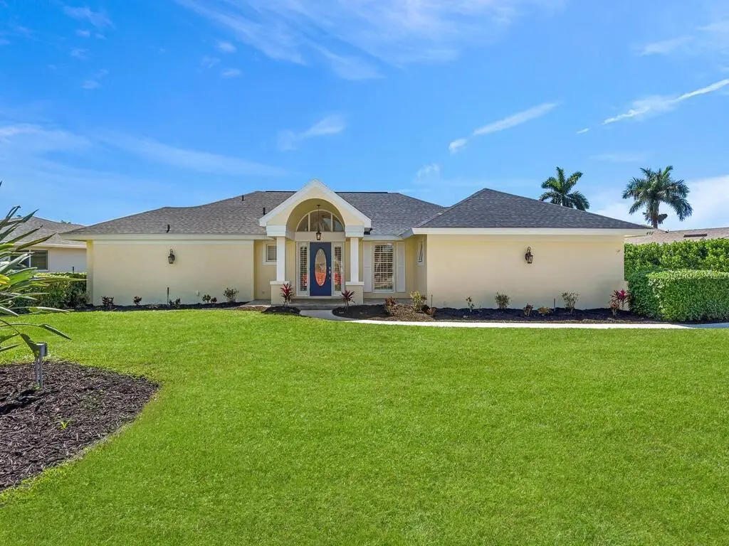 491 CYPRESS WAY E, Naples, FL 34110