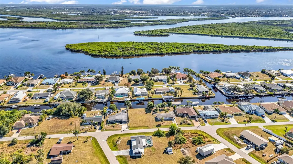 3334 DOVER DR, Punta Gorda, FL 33983