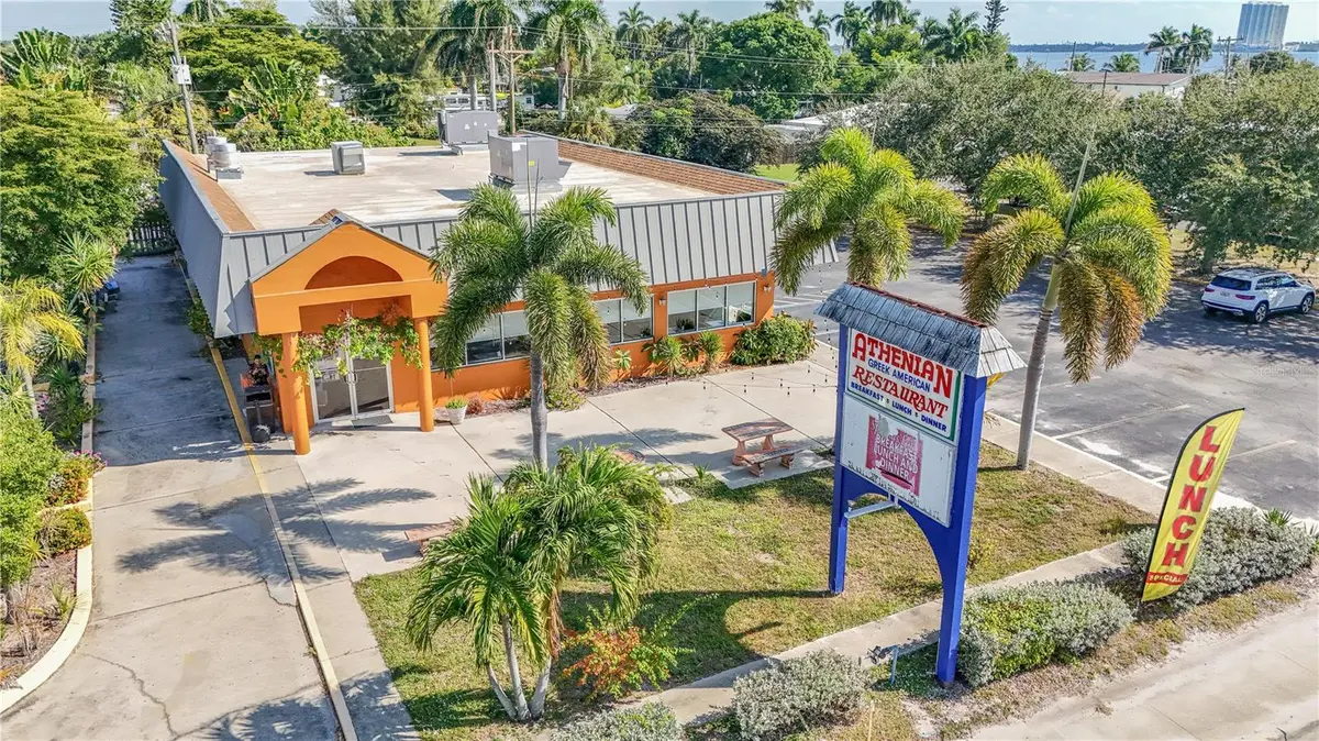 1130 N TAMIAMI TRL, North Fort Myers, FL 33903