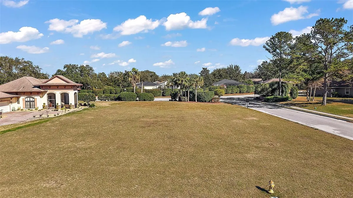 5049 HARBOR HTS, Lady Lake, FL 32159