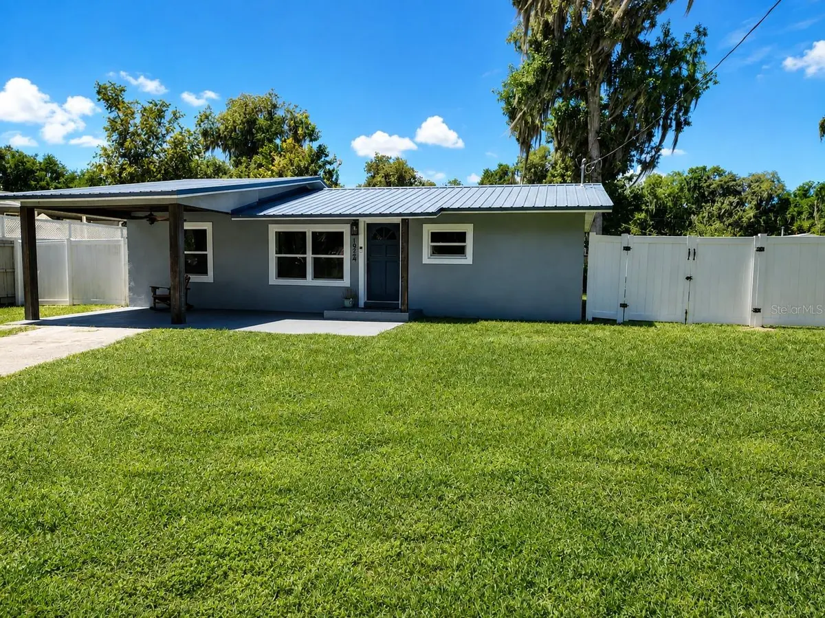 1924 CR 439C, Lake Panasoffkee, FL 33538