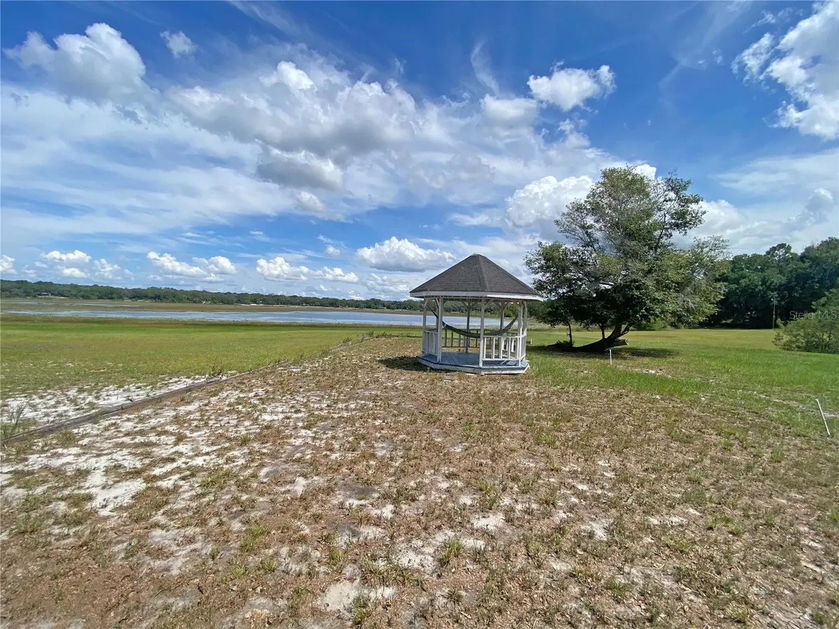 148 SWAN LAKE DR, Melrose, FL 32666