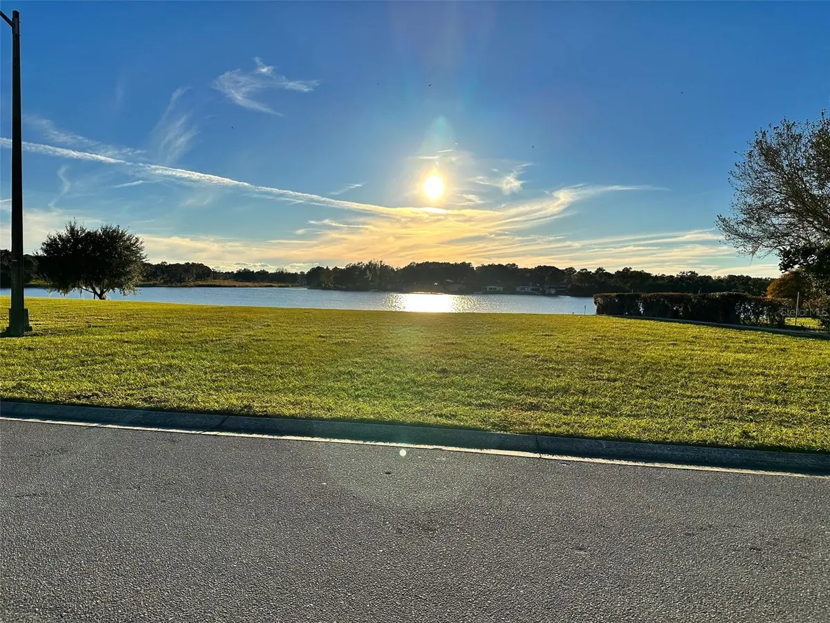 528 MEANDERING WAY, Polk City, FL 33868