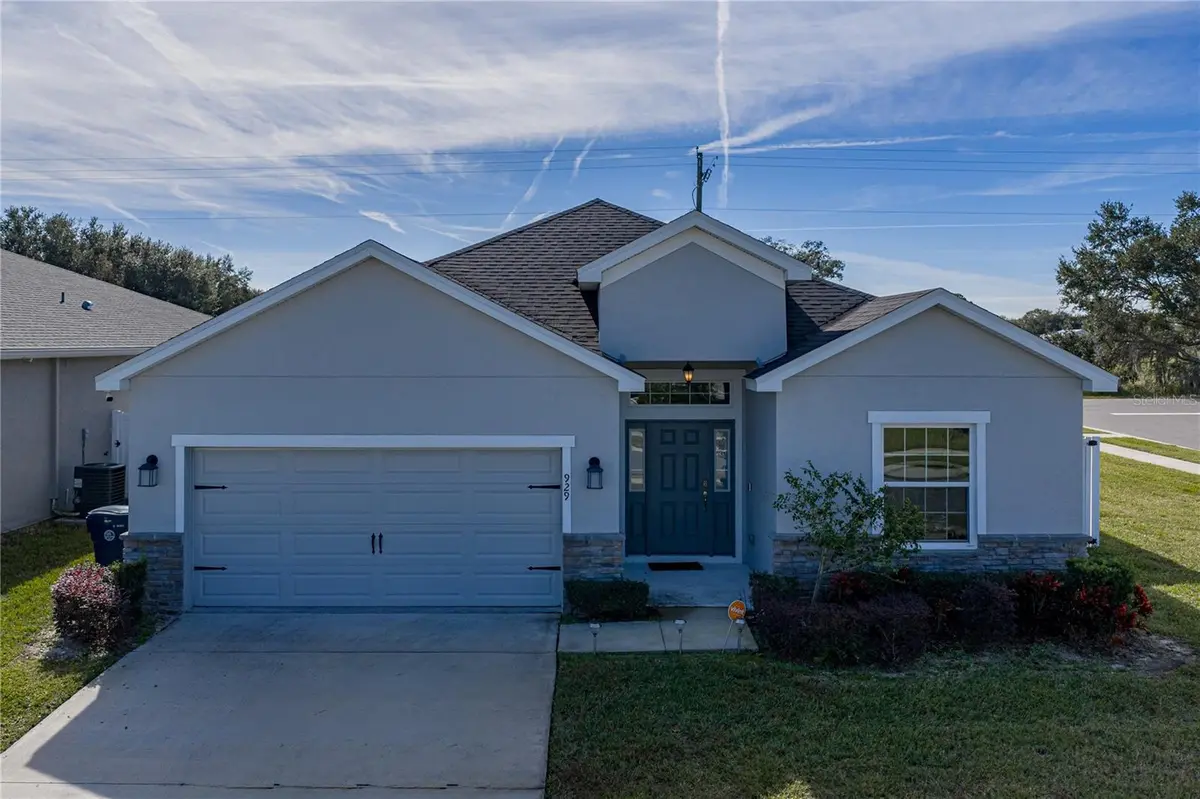 929 MONTGOMERY LN, Polk City, FL 33868