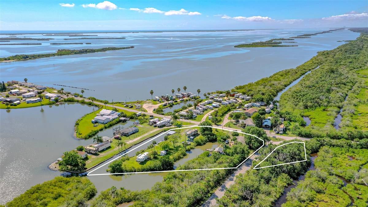 416 E Halifax AVE, Oak Hill, FL 32759