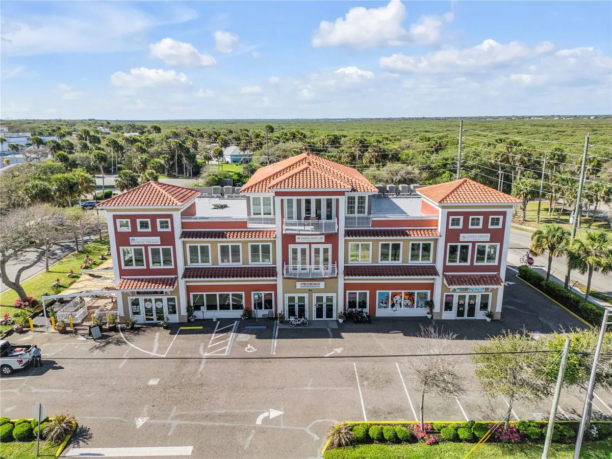 701 E 3RD AVE #4, New Smyrna Beach, FL 32169