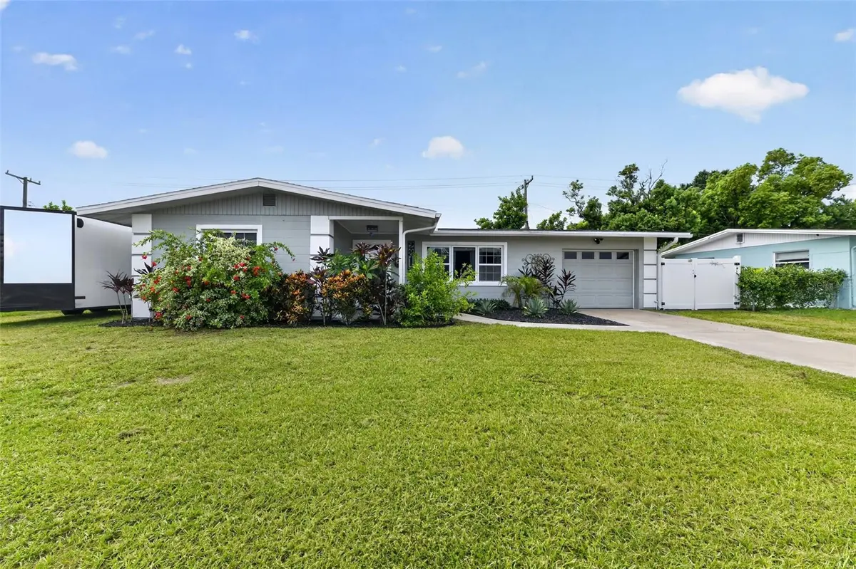2815 SOUTHERN Pkwy W, Bradenton, FL 34205