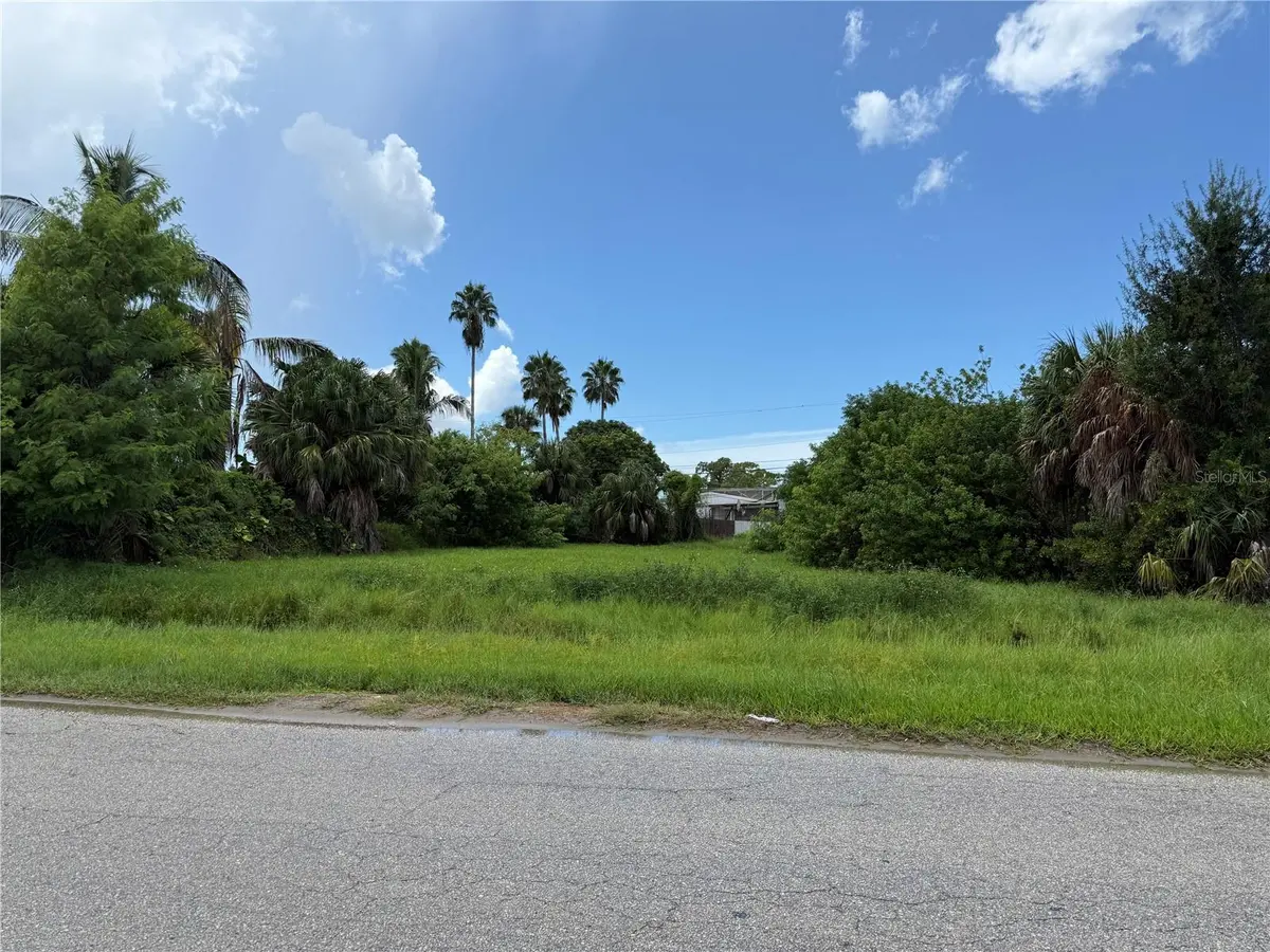 1ST ST NE, Ruskin, FL 33570