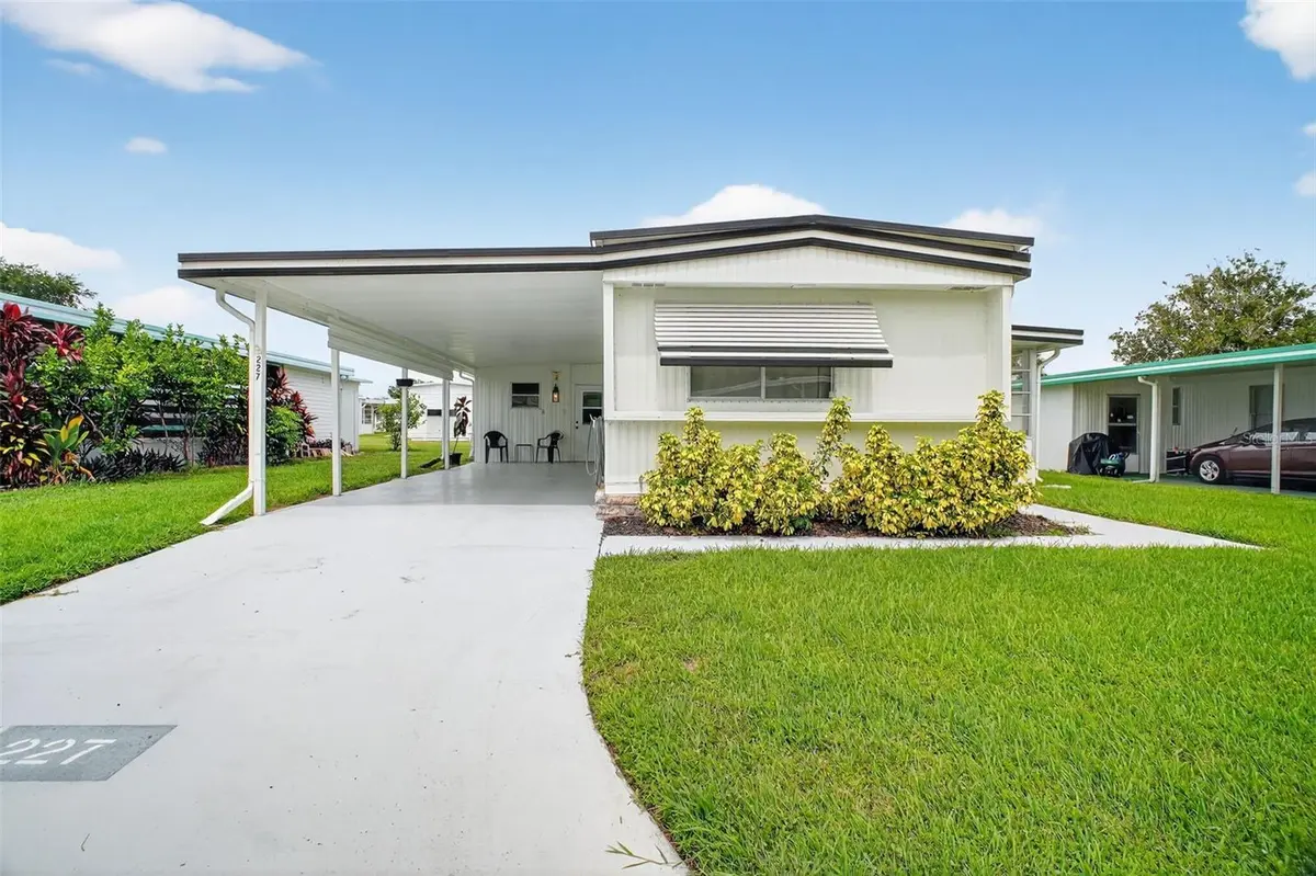 227 PARADISE S, Leesburg, FL 34788