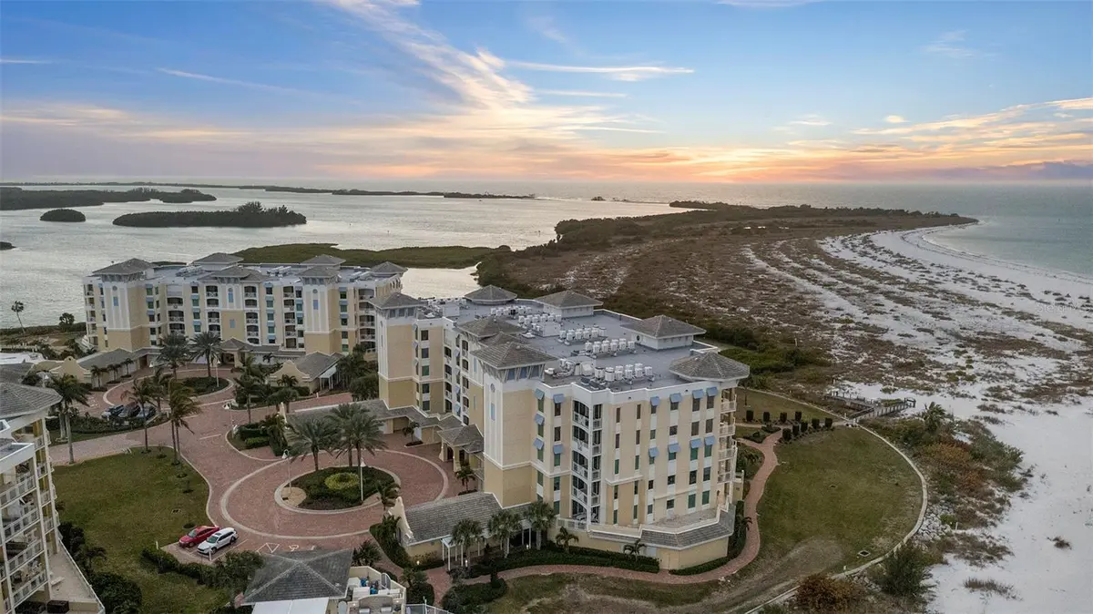 800 COLLANY RD #302, St Petersburg, FL 33715