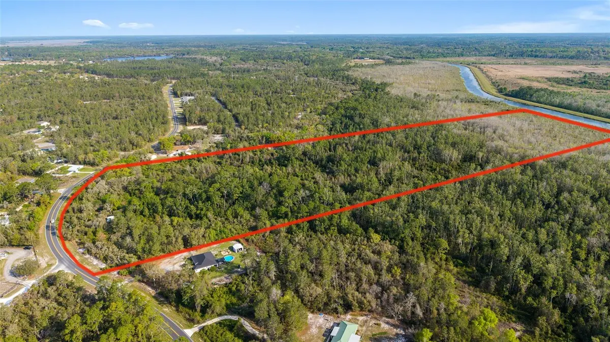 475 FISHER RD, Ocklawaha, FL 32179
