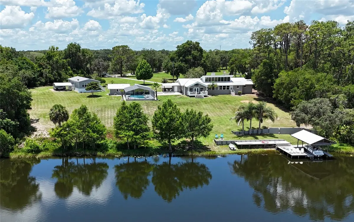 10893 SE 141 AVENUE RD, Ocklawaha, FL 32179