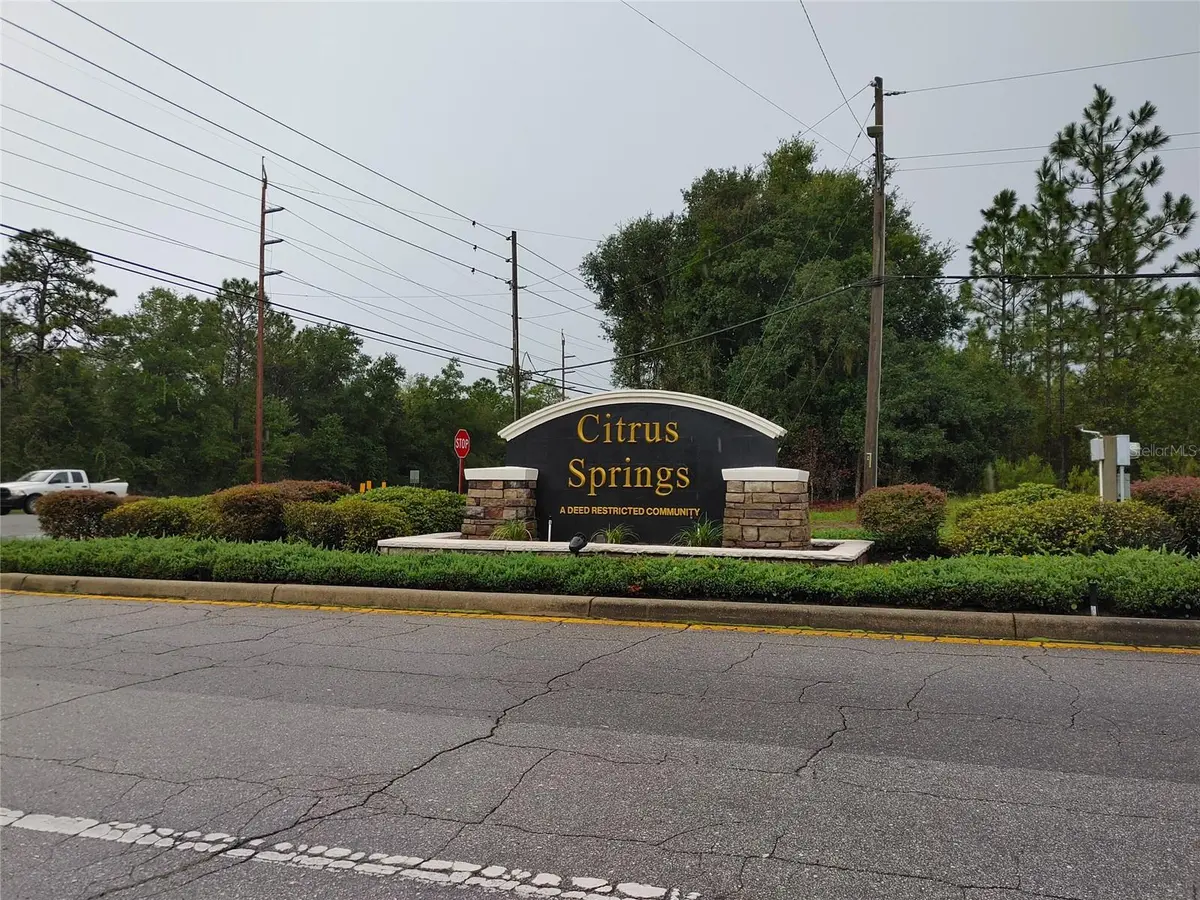 8010 N PRIMROSE DR, Citrus Springs, FL 34434