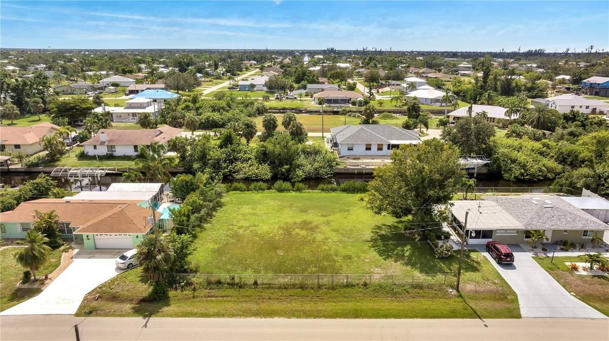 321 POMPANO TER, Punta Gorda, FL 33950